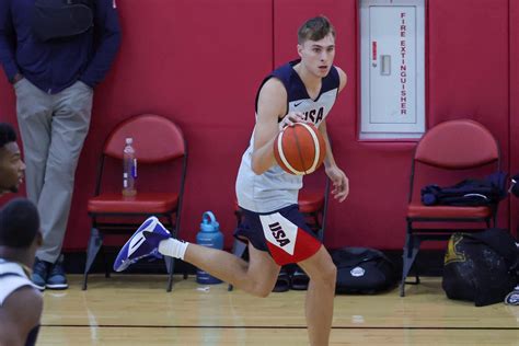 Duke freshman Cooper Flagg, projected 2025 No. 1 .